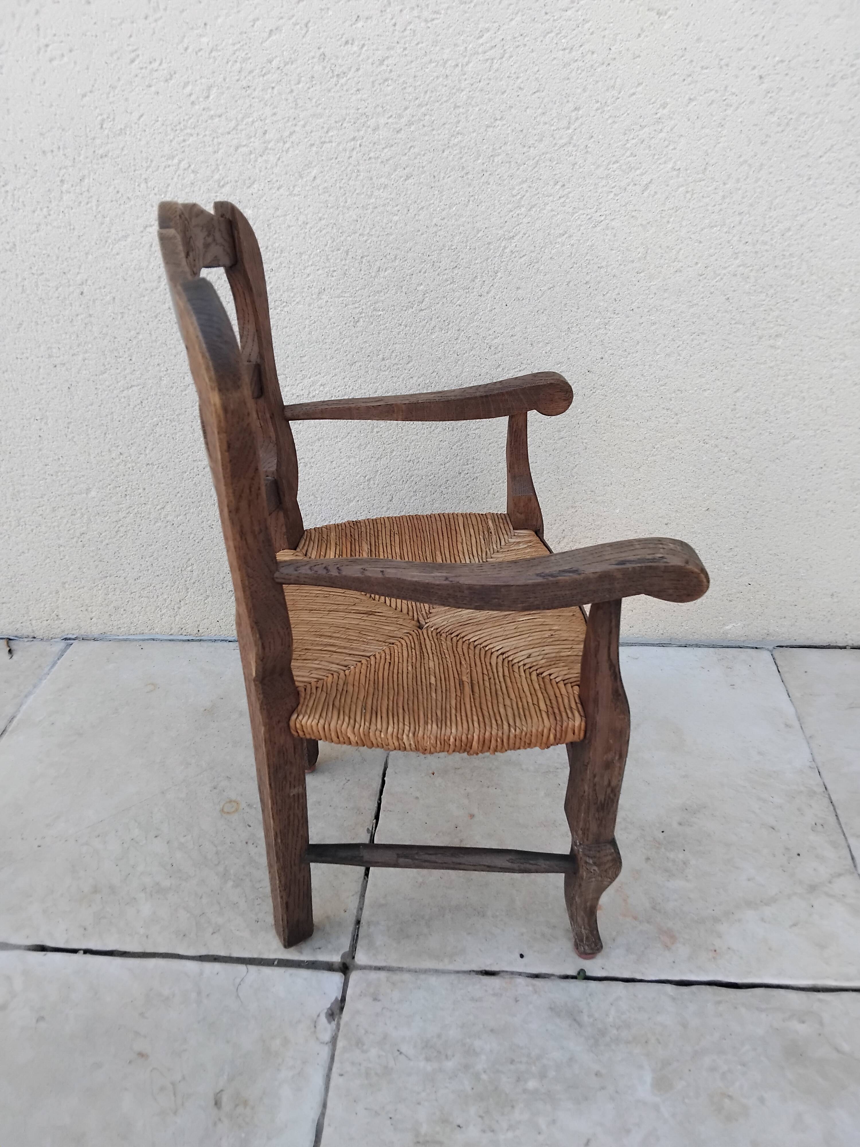 Chaise enfant vintage provençale en chêne