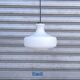 Suspension scandinave en verre opalin blanc