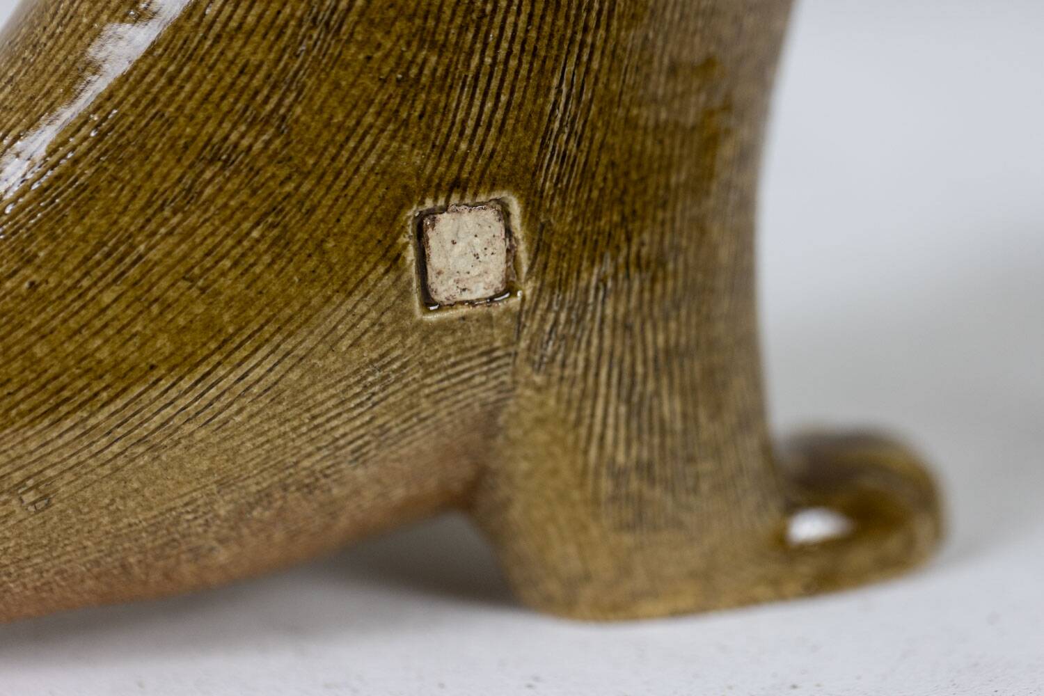 Valérie Courtet, Otter in chamotte and enameled stoneware. Contemporary work