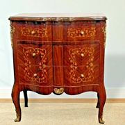 Louis XV style chest of drawers in beech wood and bronze with three drawers