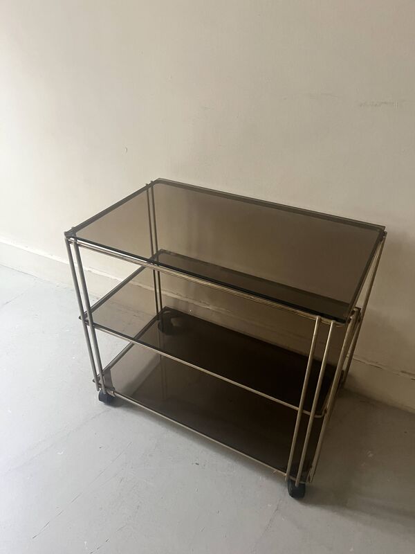 Desserte hifi / TV en verre fumé et laiton, design vers 1970