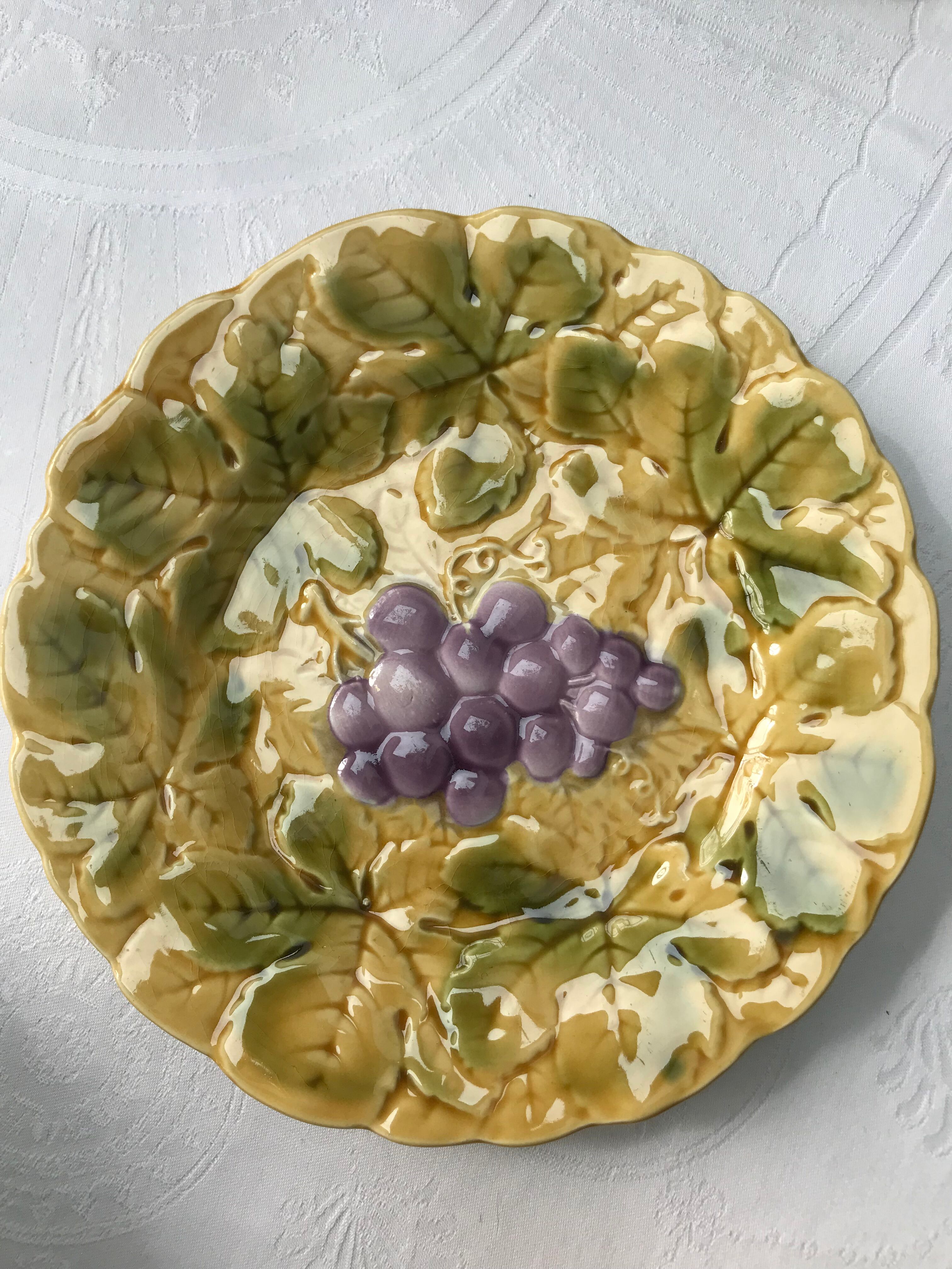 Dessert plates Majolica barbotine