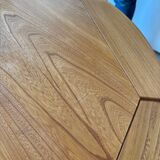 Vintage style extendable oval dining table in solid elm