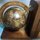 Serre- livres globe