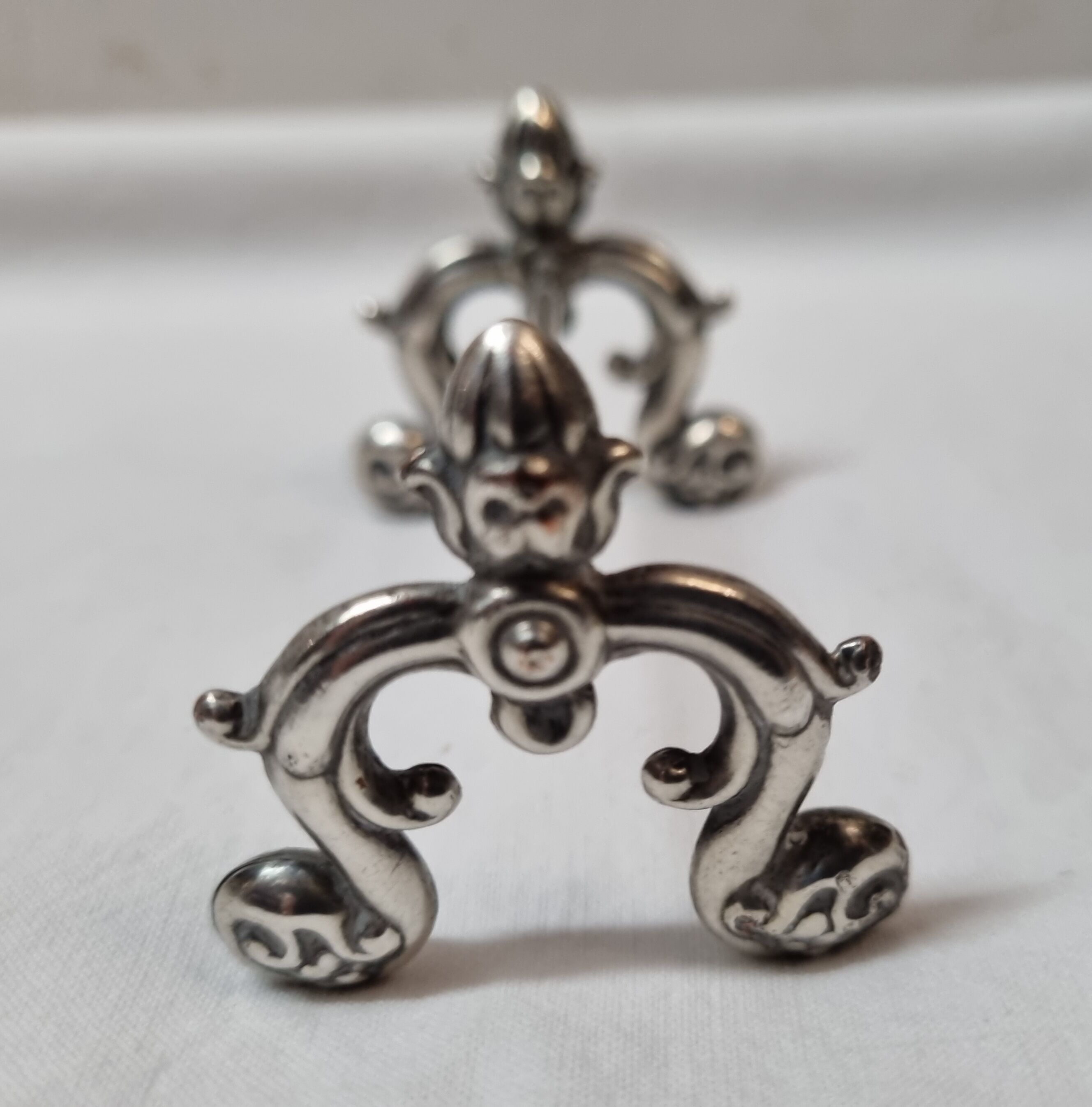 Silver metal knife holder early XXth