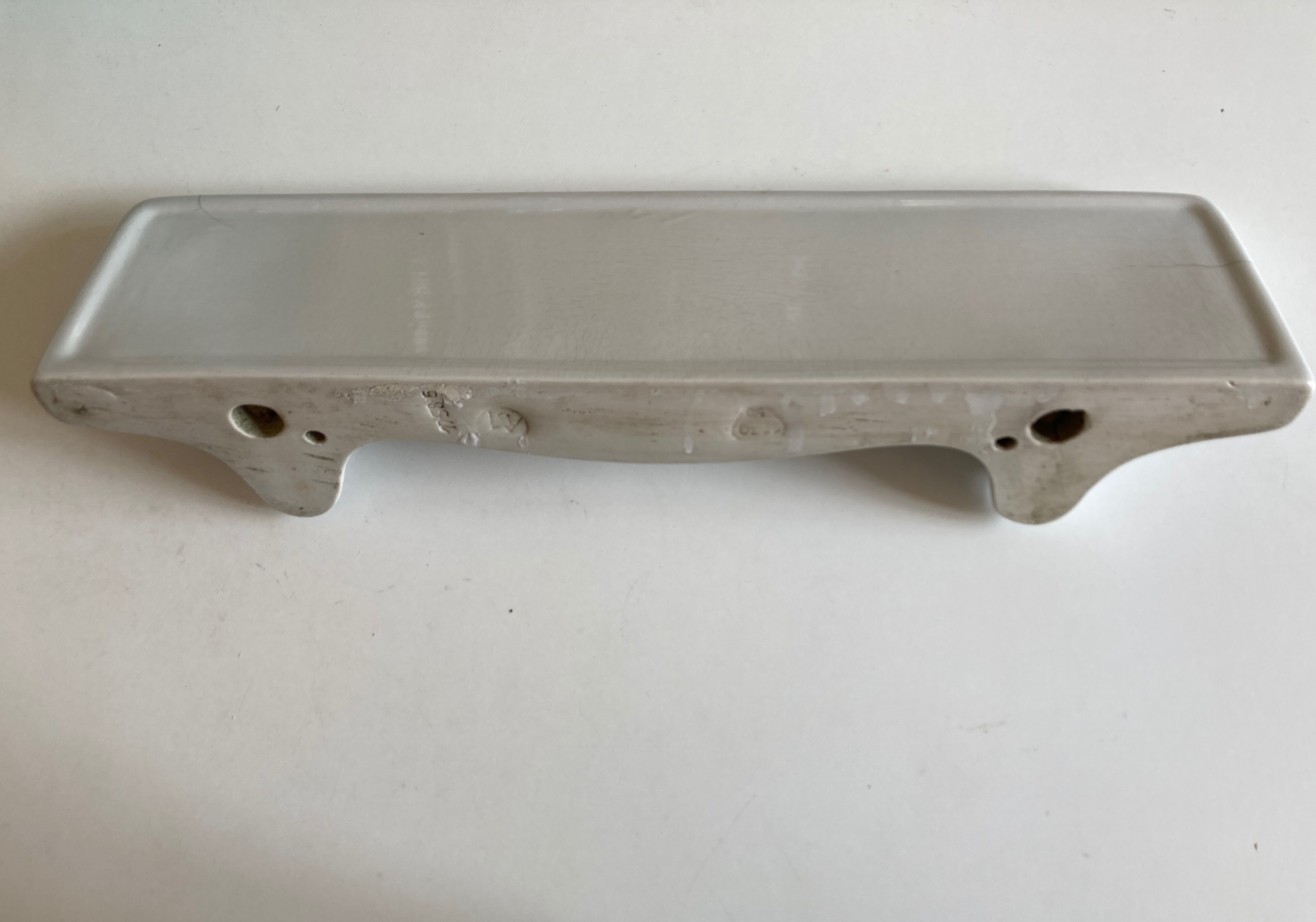 Art deco bathroom shelf shelf in white porcelain 50cm