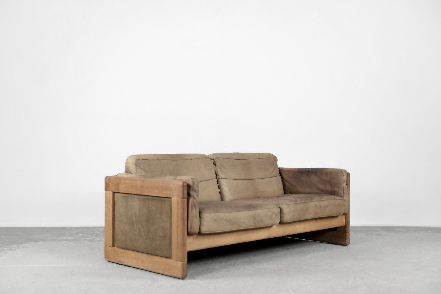 Vintage scandinavian mid-century modern leather and oak sofa, 1970s