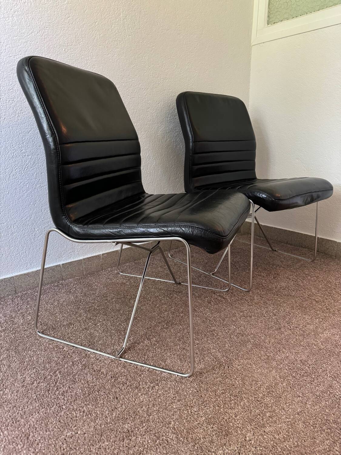 Black leather armchairs, Italian design, 70s (X2)