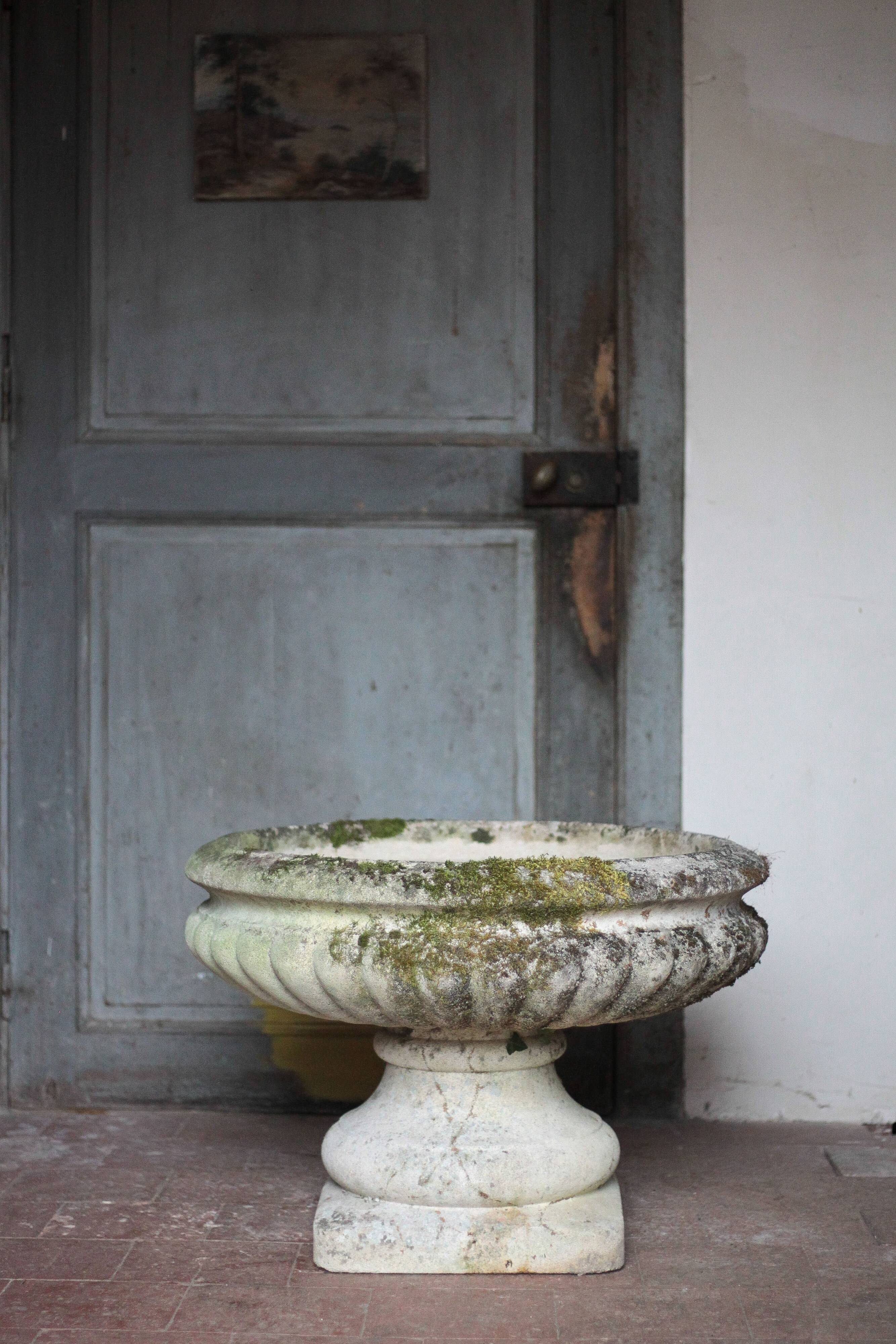 Grandon Fres planter, plant pot, outdoor pot, stone pot