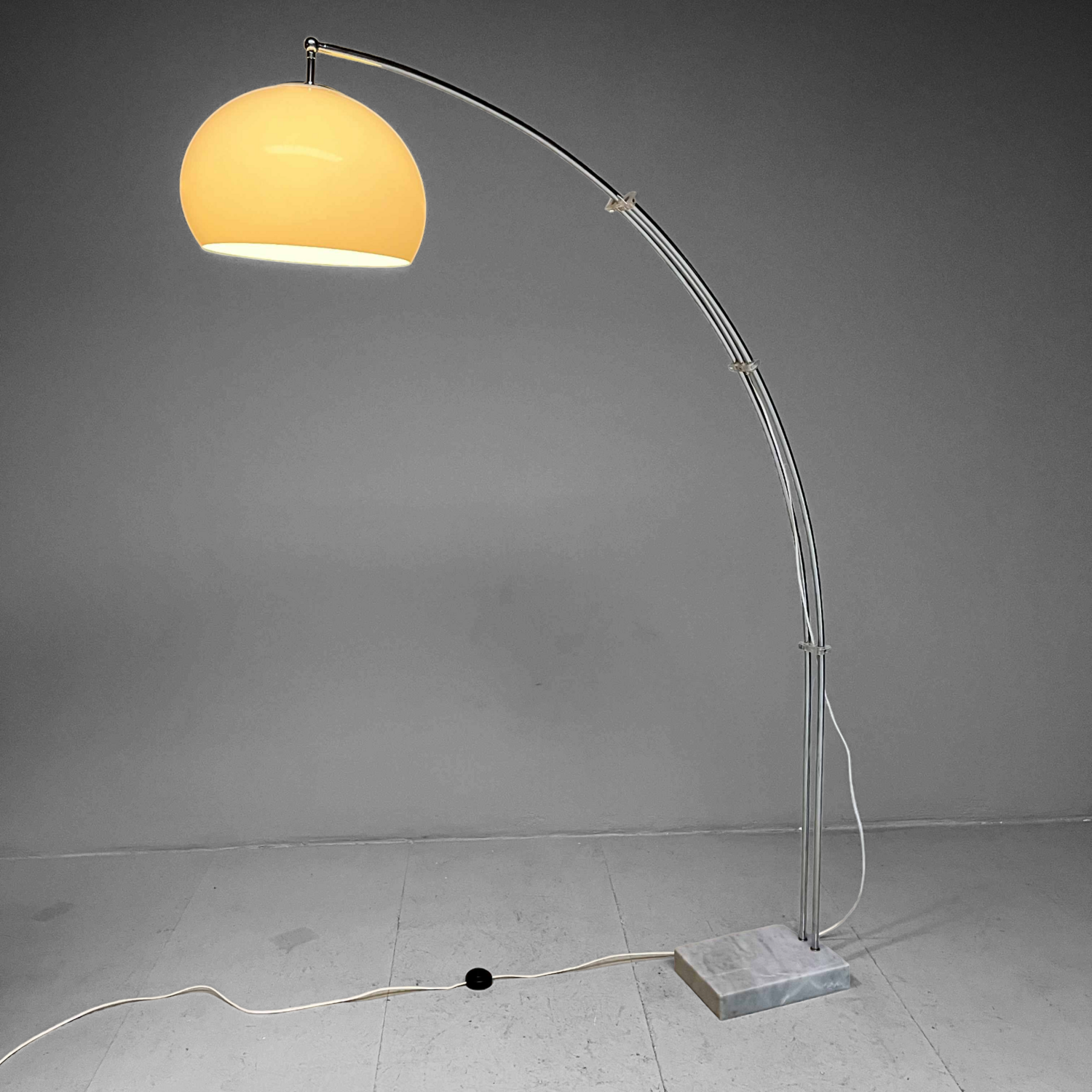 Harvey Guzzini floor lamp Arch with marble base, Italy, 1970