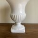 Cache pot médicis ancien XL néo classique en terre blanche 1950