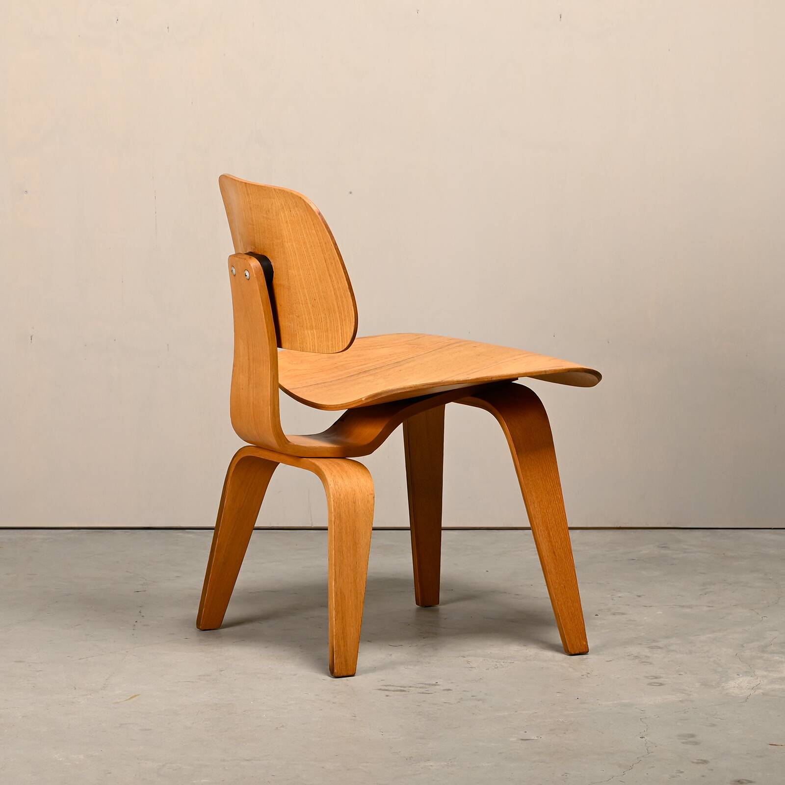 Charles and Ray Eames Early DCW Ash Plywood Dining Chair for Herman Miller