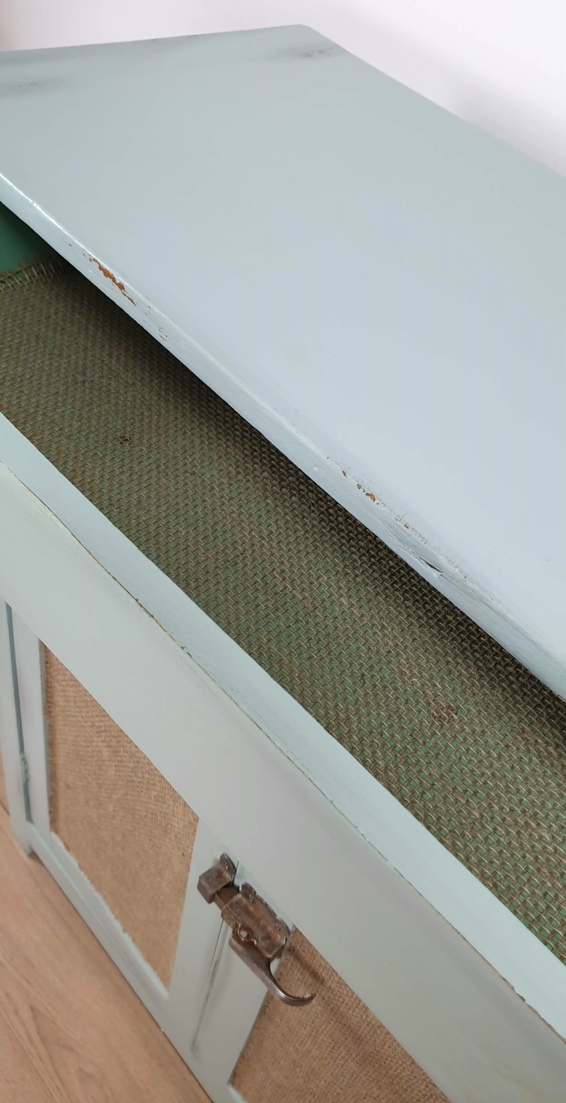 Blue parisian buffet