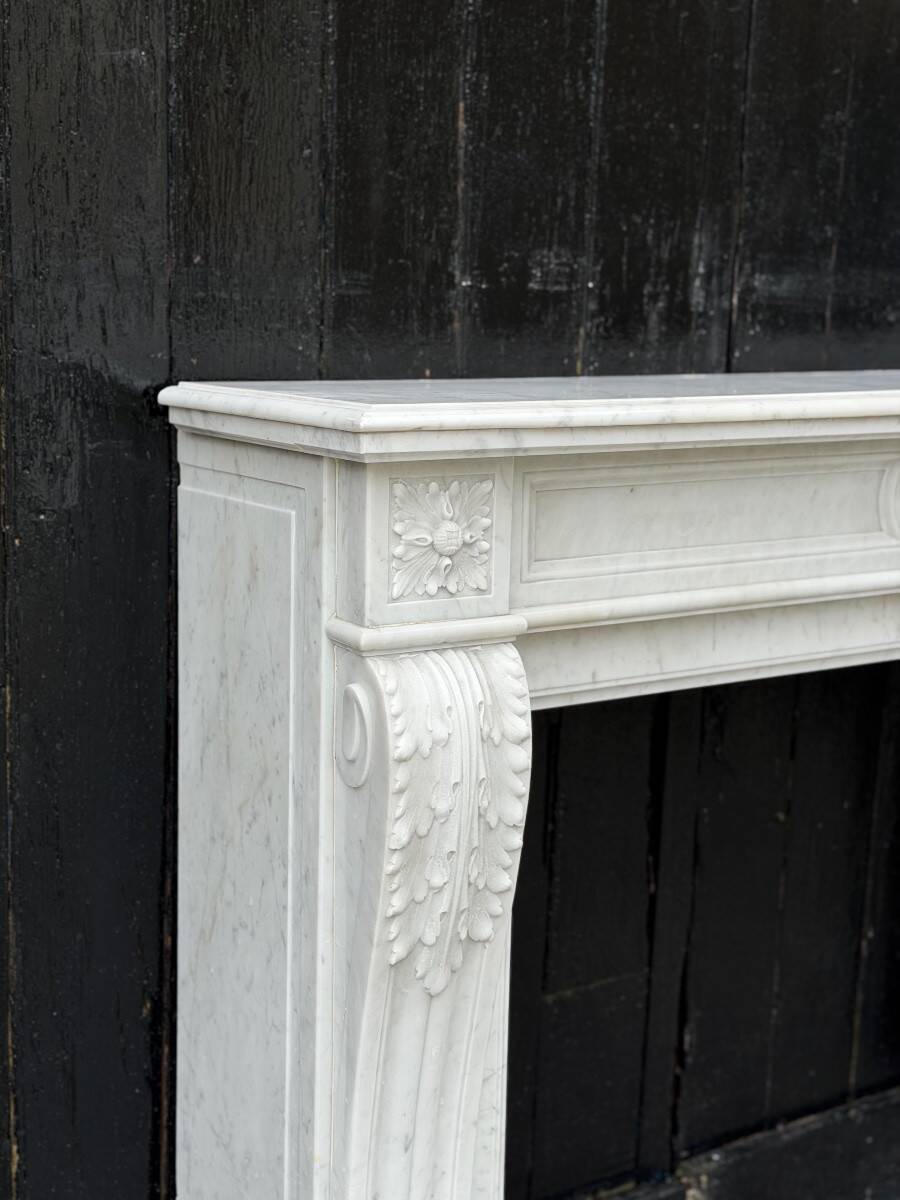 Louis XVI style fireplace in Carrara marble, circa 1880.