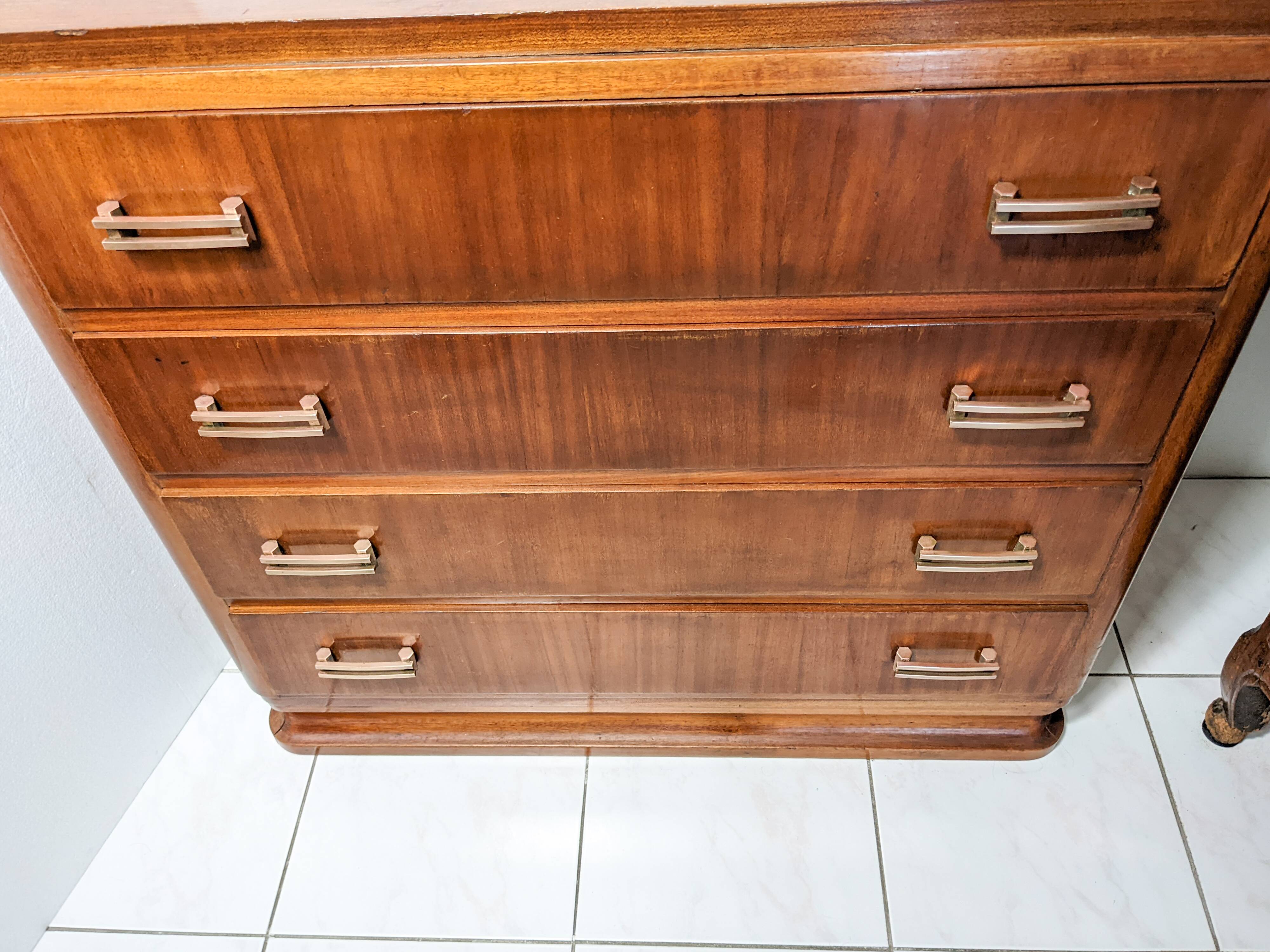 Art Deco period banker's chest of drawers circa 1920 in mahogany and mahogany veneer