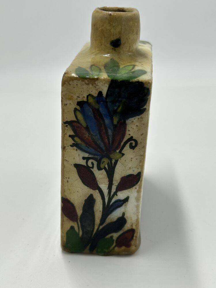 Iznik bottle, floral decoration, Persia, 19th century