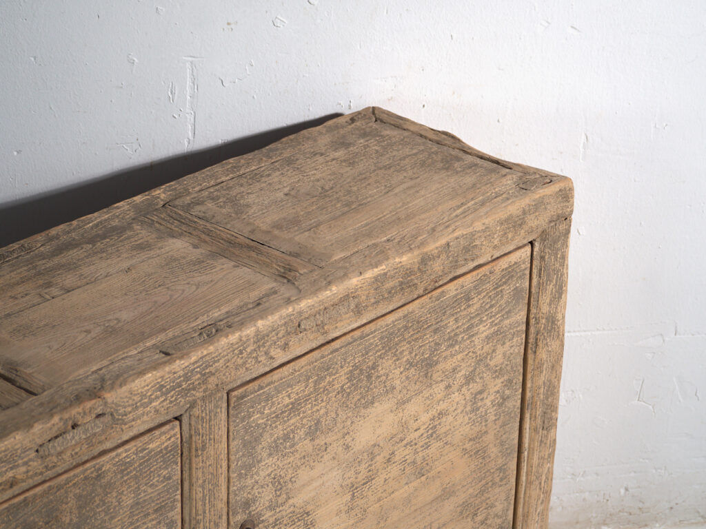 Long antique buffet in elm with two doors – China, circa 1950