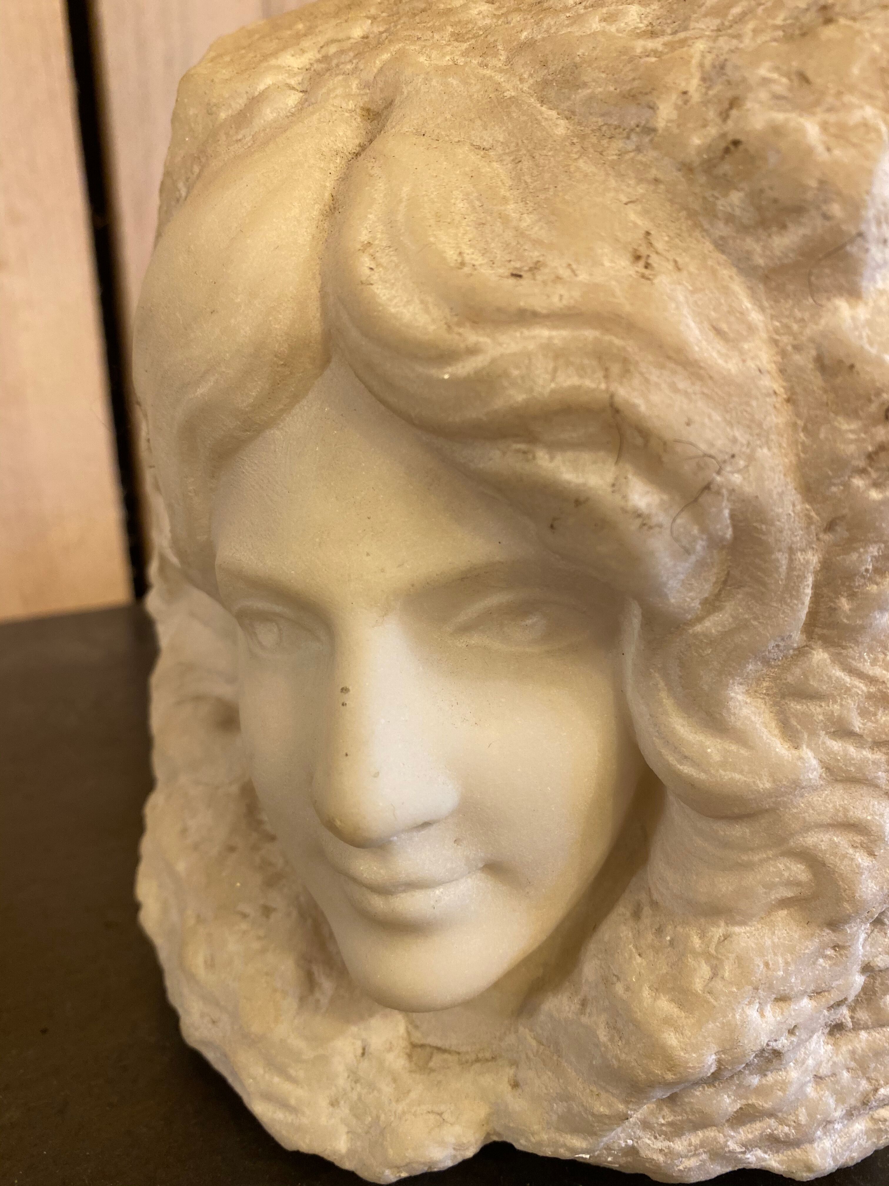 Sculpture visage de femme dans bloc en marbre 1900