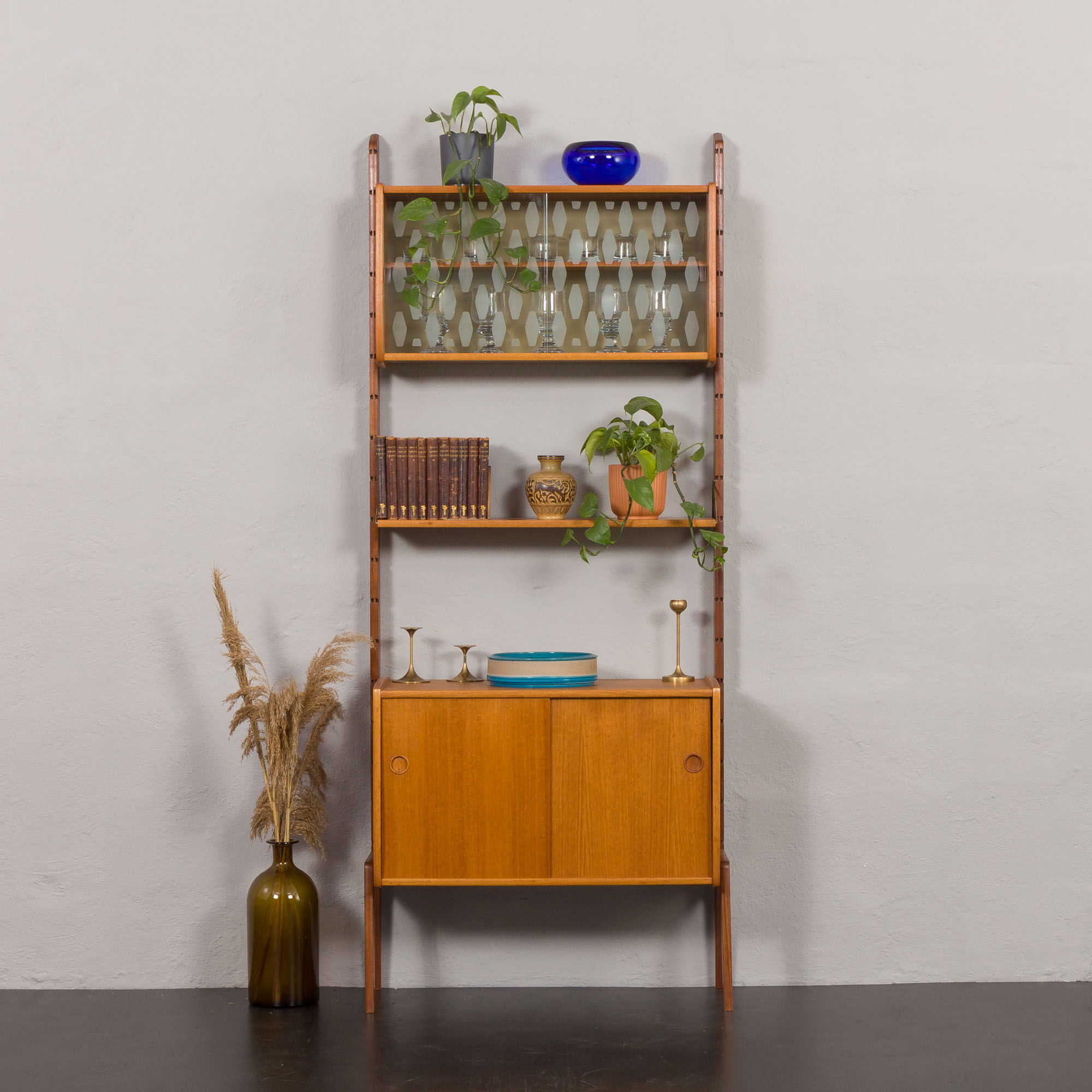 Scandinavian free standing wall unit model Ergo in light teak by John Texmon, Norway 1960s