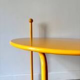 Table basse, desserte tripode en métal jaune par Tord Bjorklund pour Ikea, vers 1980