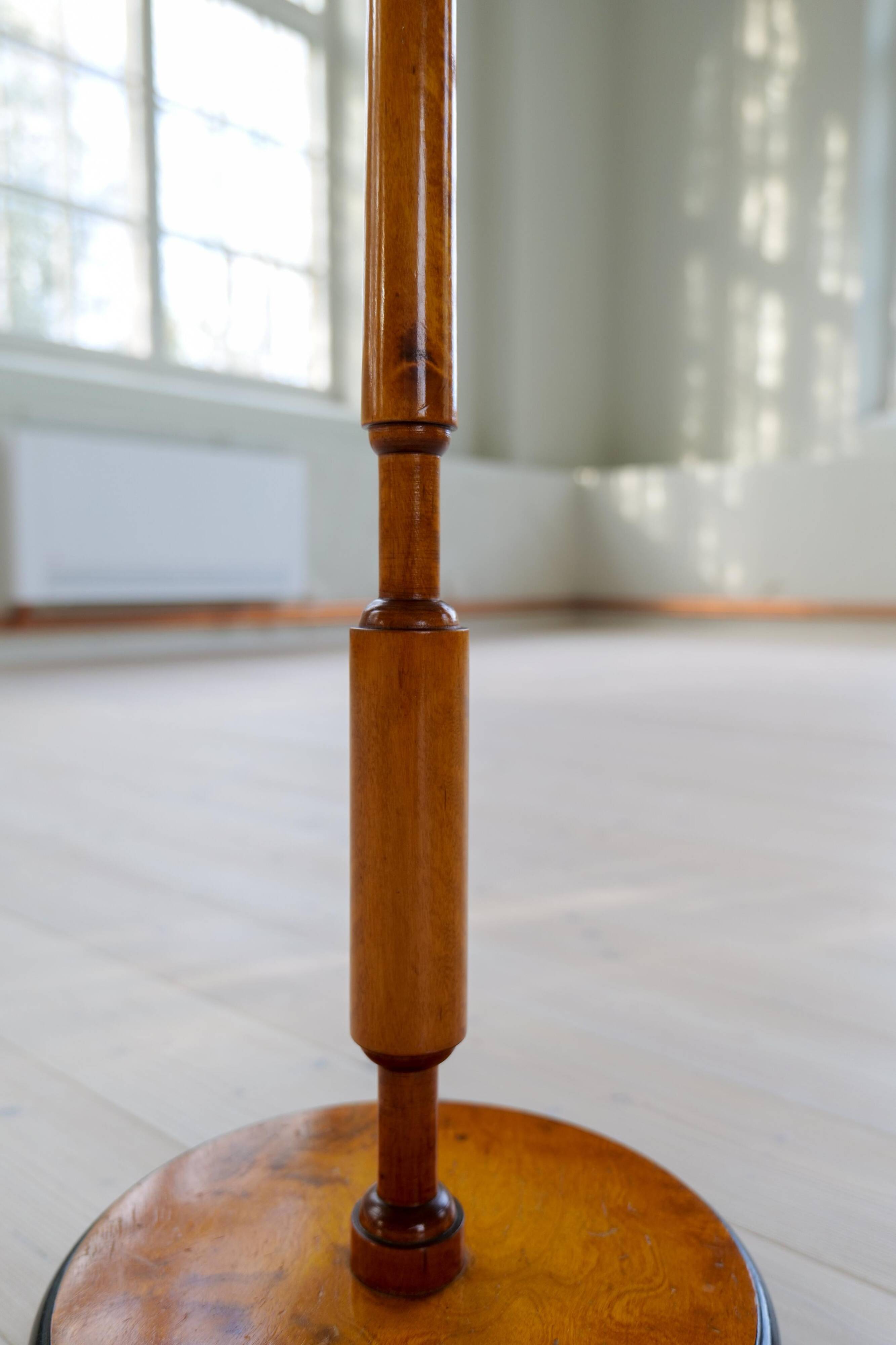 Organic Art Deco floor lamp in stained birch, Sweden, 1930s.