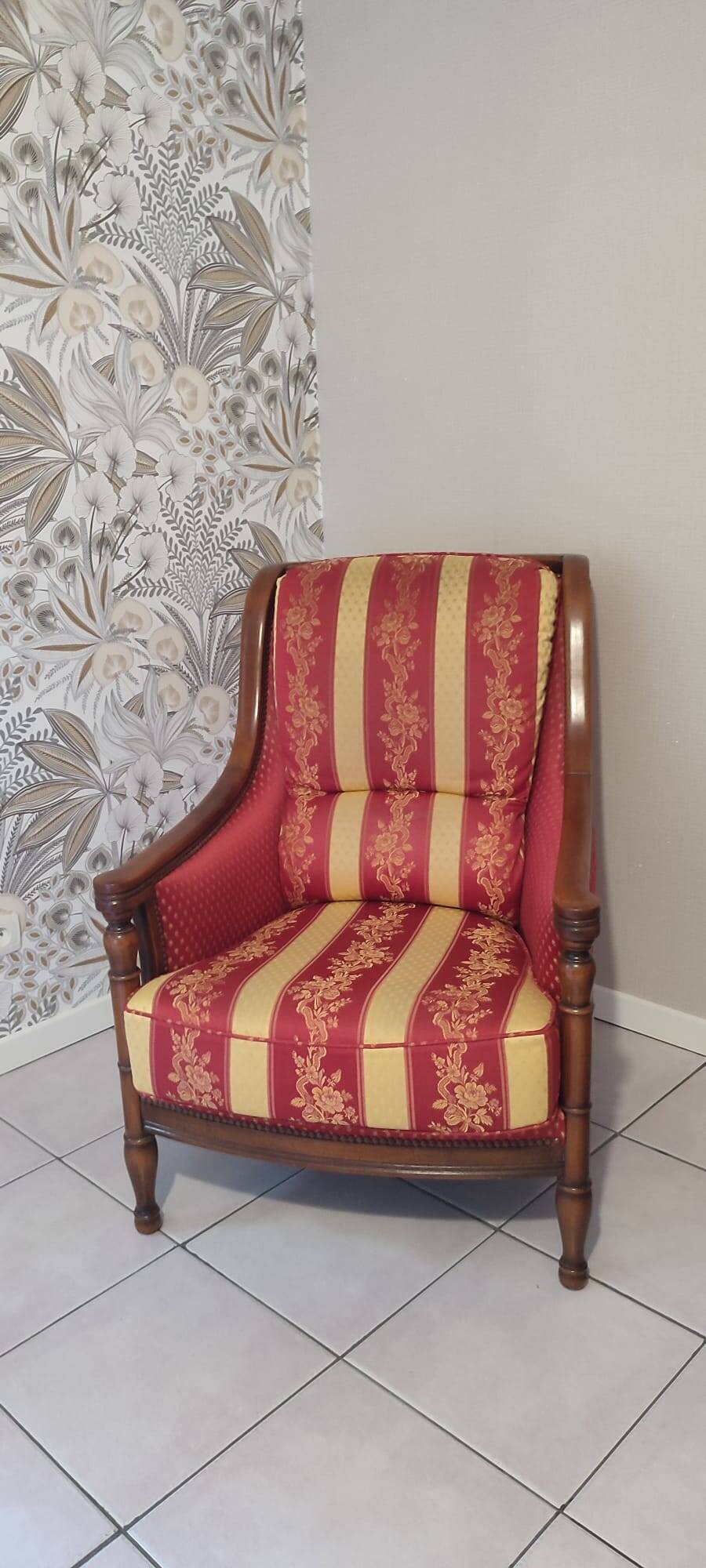 Lot de 5 fauteuils (2 voltaire et 3 fauteuils classiques bois massif)