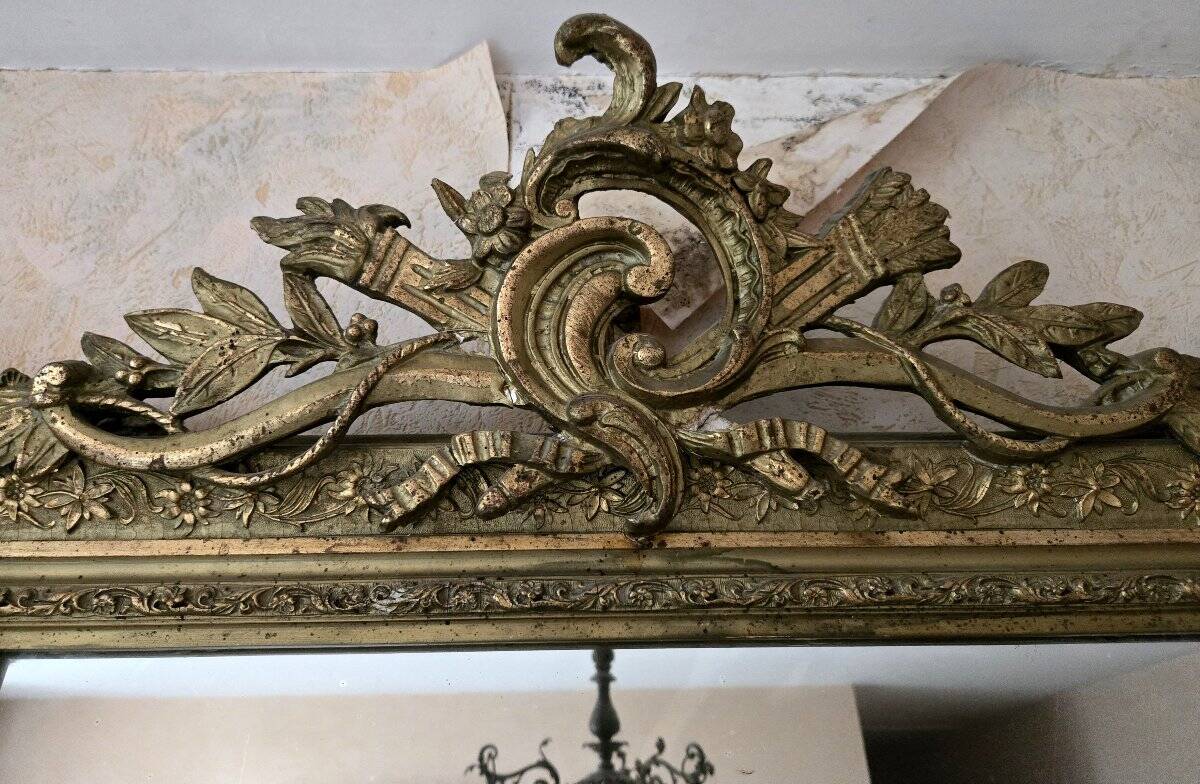 Antique gilded mirror with sculpted pediment – Napoléon III period – 19th century