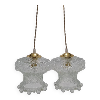 Pair of suspensions