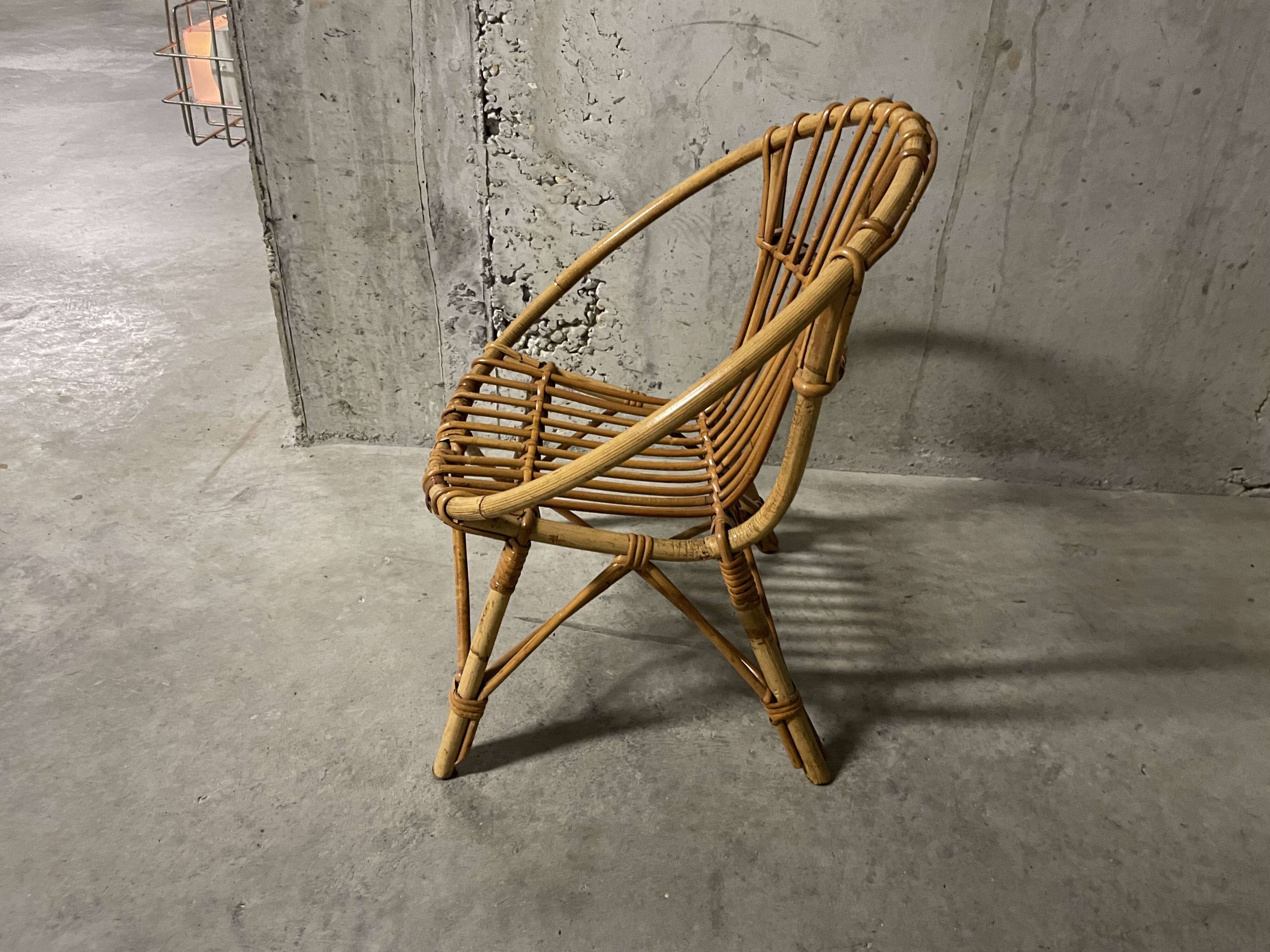 Fauteuil corbeille enfant en rotin