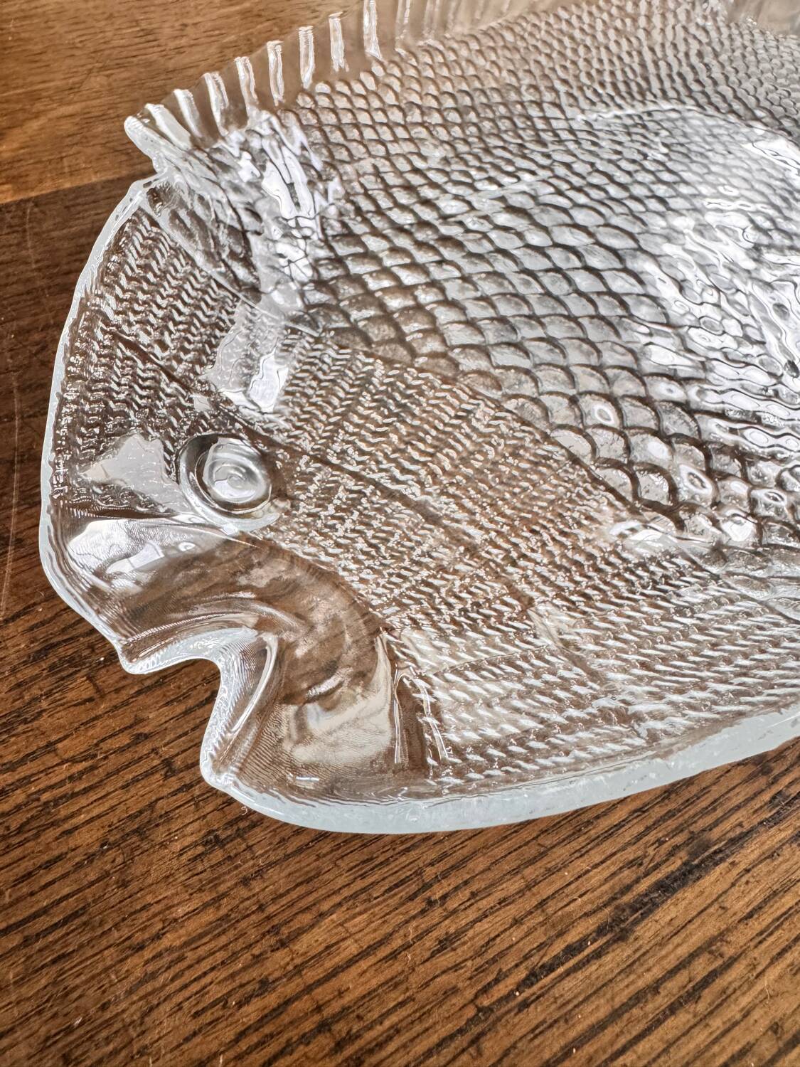 6 vintage Pasabahce clear glass fish plates