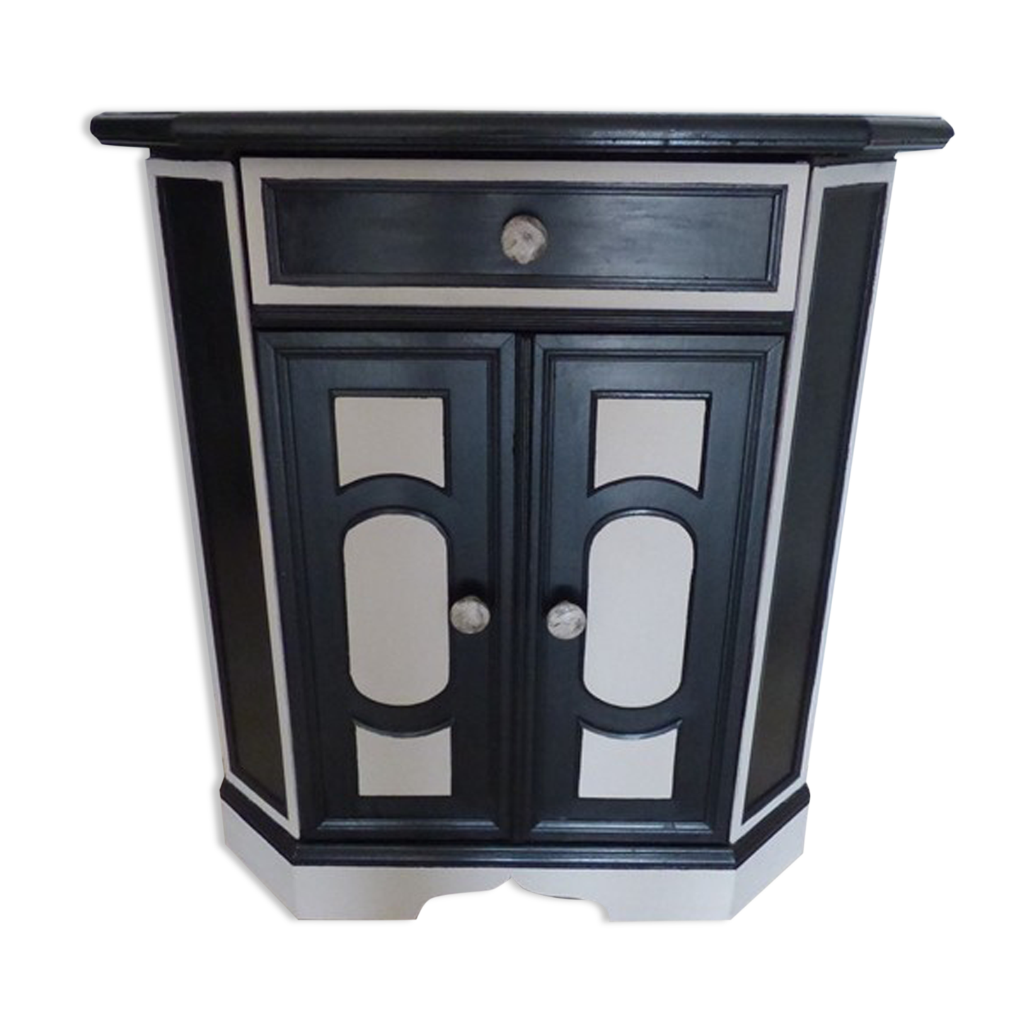 Small sideboard opening by two leaves and a quality wooden drawer