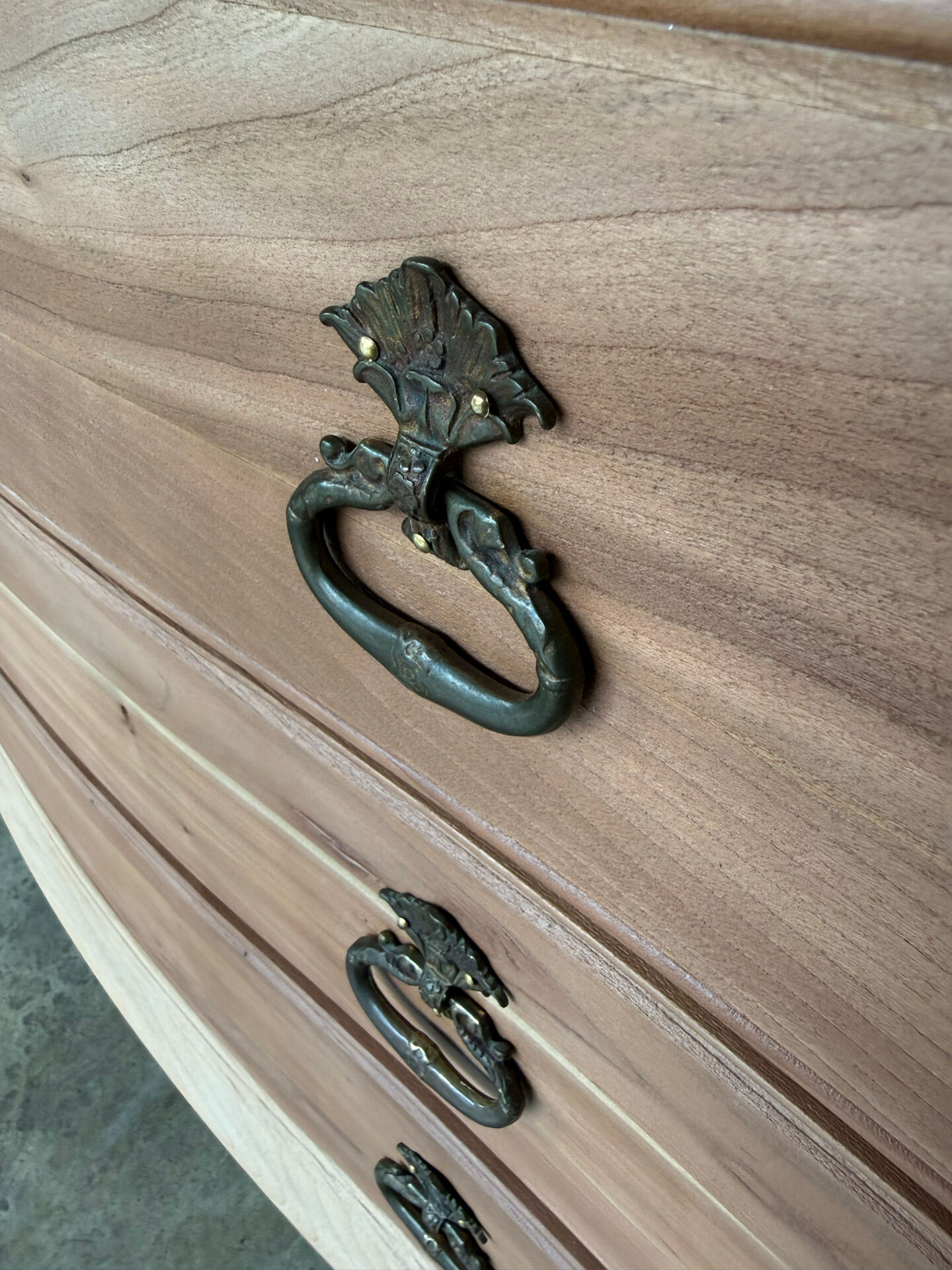 Chest of drawers