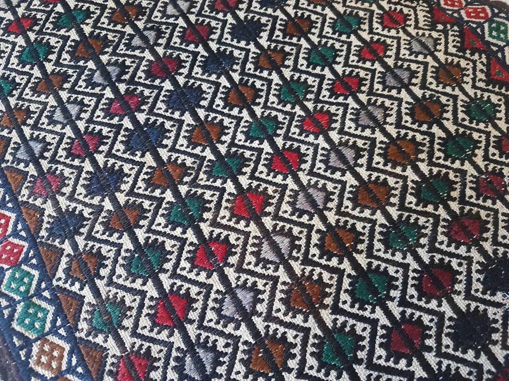 Vintage Turkish kilim handwoven 51x81 cm