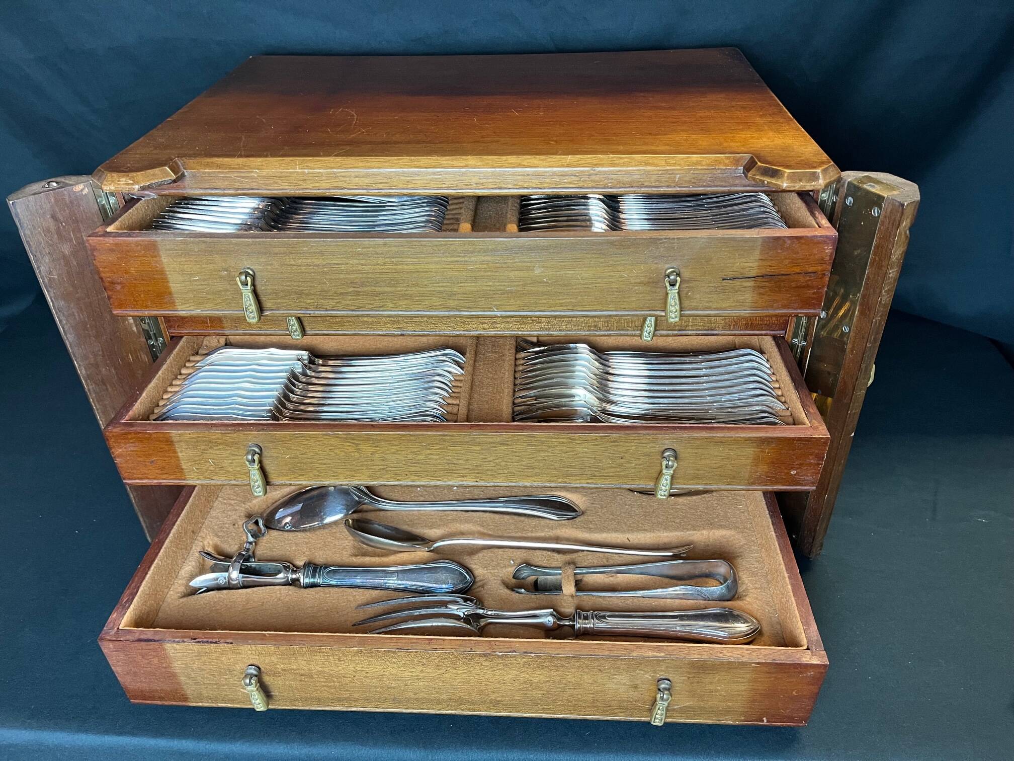 Art Deco important silver-plated metal cutlery set with wooden box Perrin early 20th century