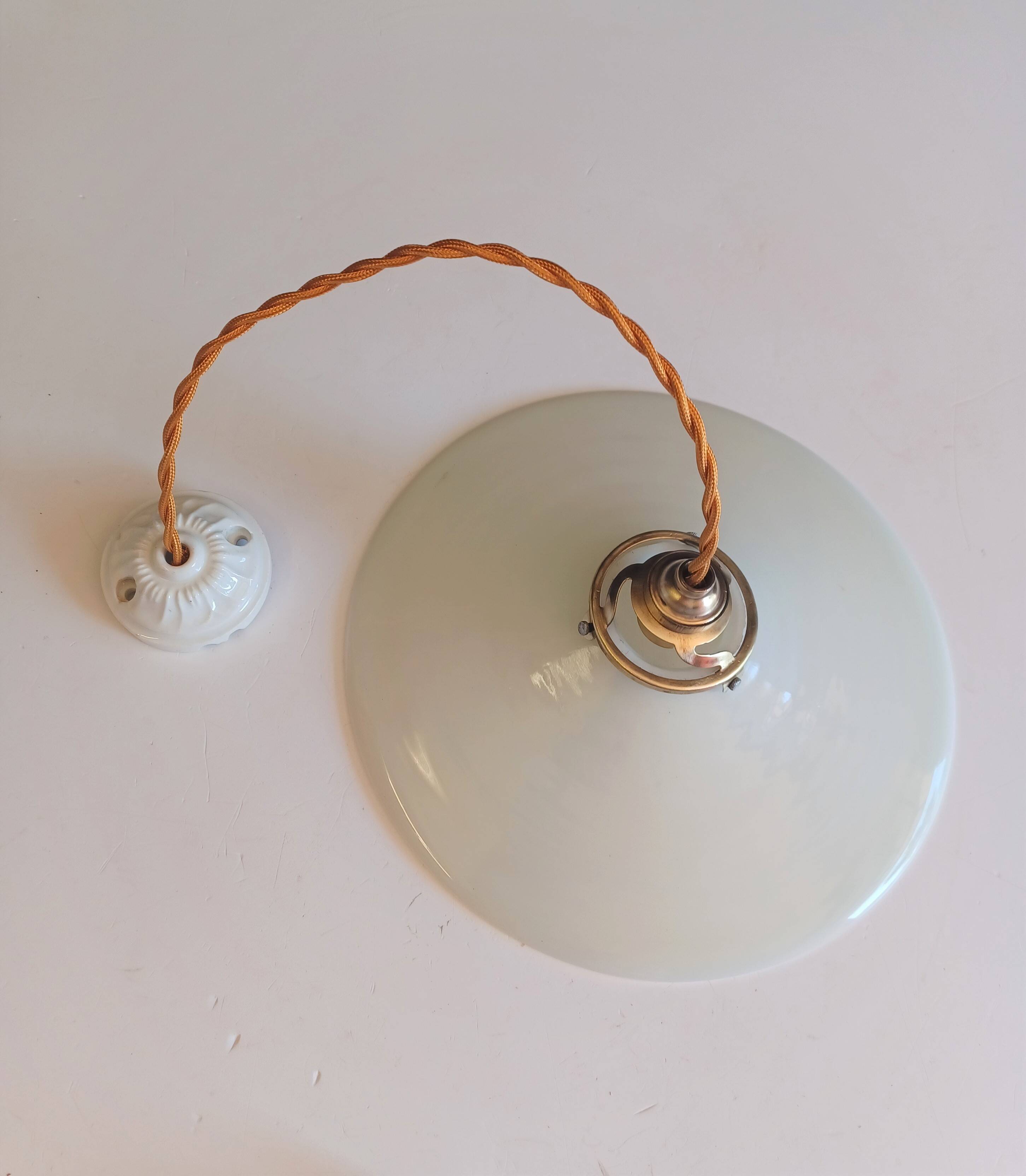 Ancienne suspension opaline - 1940