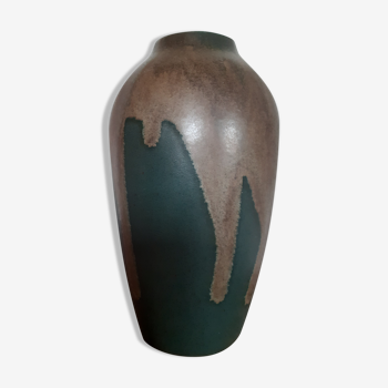 L. Pointu sandstone vase