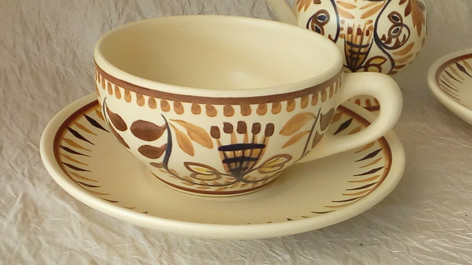 2 cups of chocolate lunch and faience henriot quimper milk jar