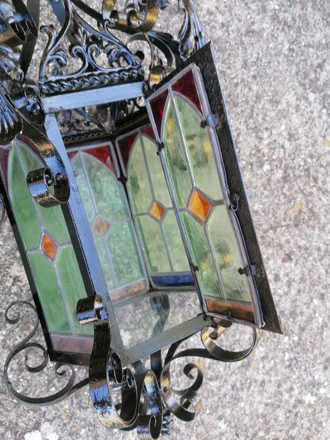 Ancienne lanterne en vitrail et fer forgé du 19ème