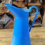 Broc vintage en métal émaillé bleu