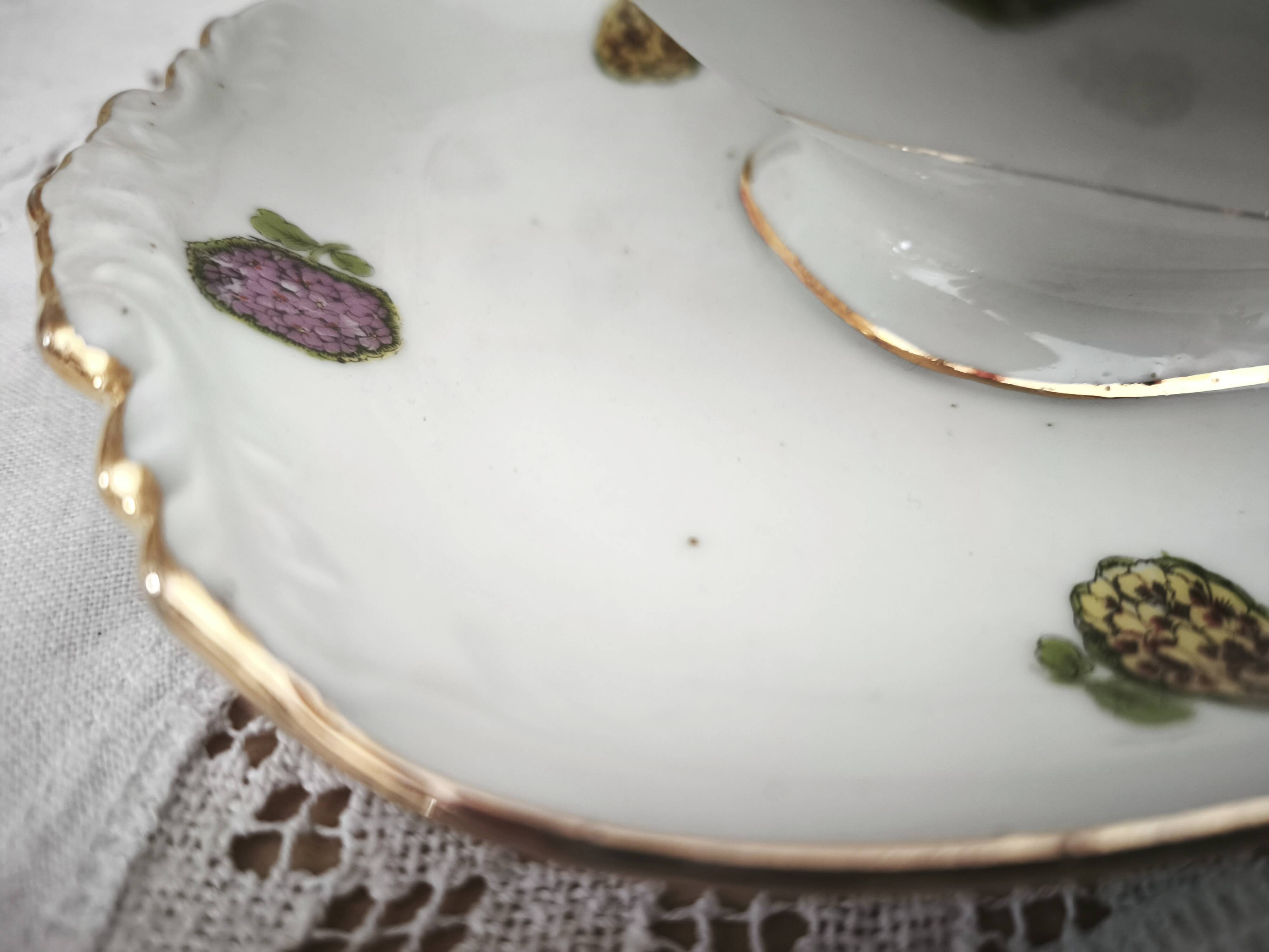 Sauce boat on a Limoges porcelain base with a hydrangea basket design.