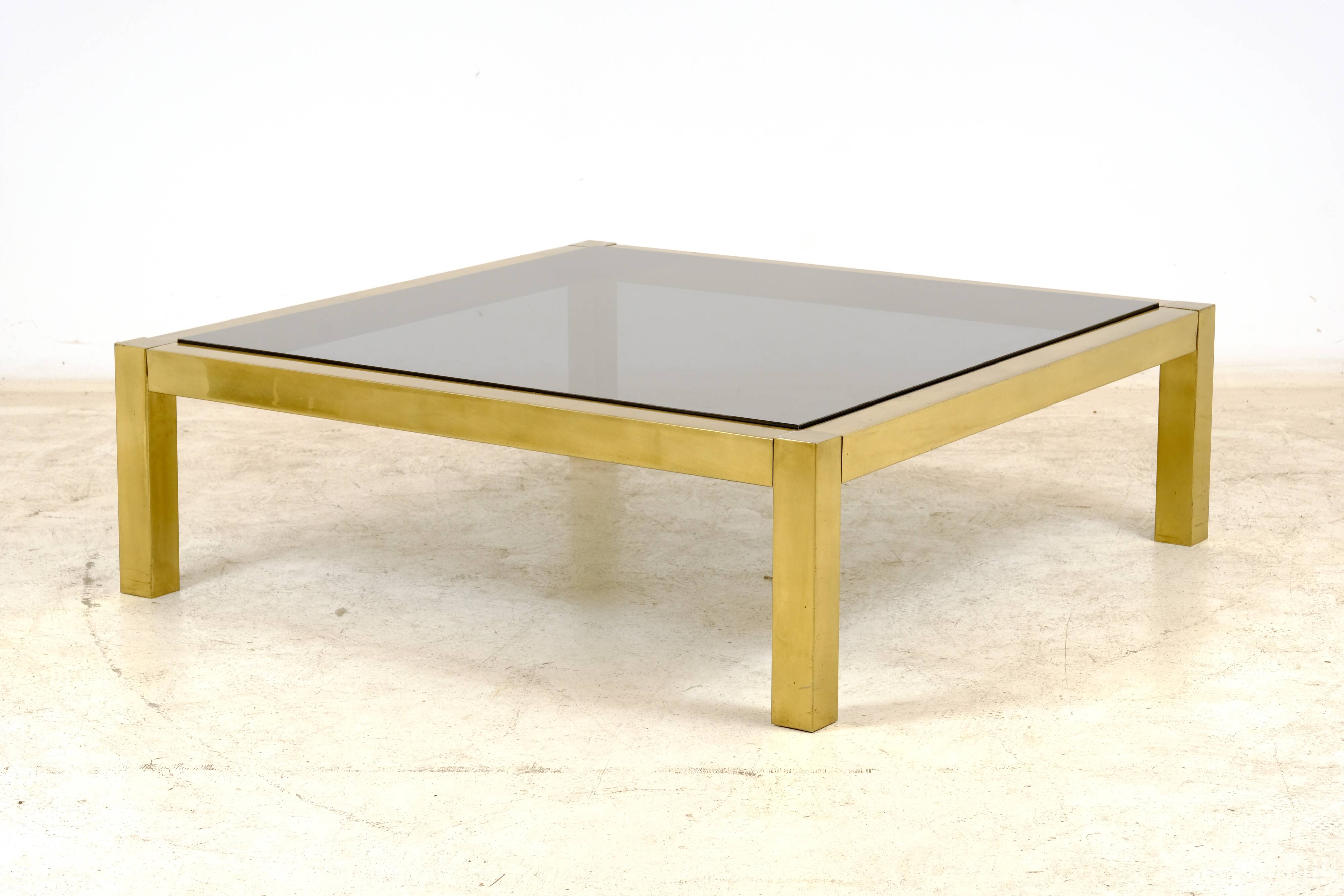 Table basse XXL laiton et verre fumé 1970