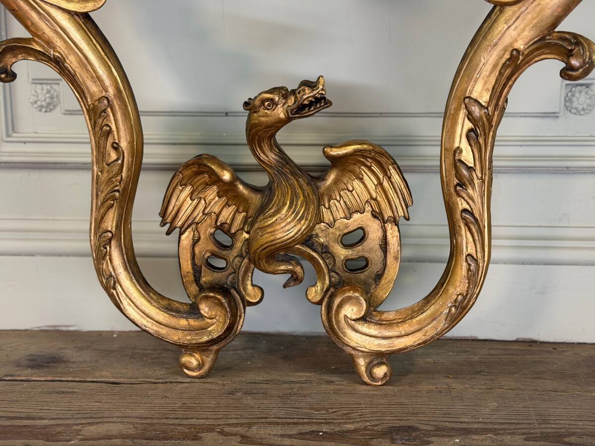 Regency console with a dragon, carved and gilded wood, Paris circa 1720