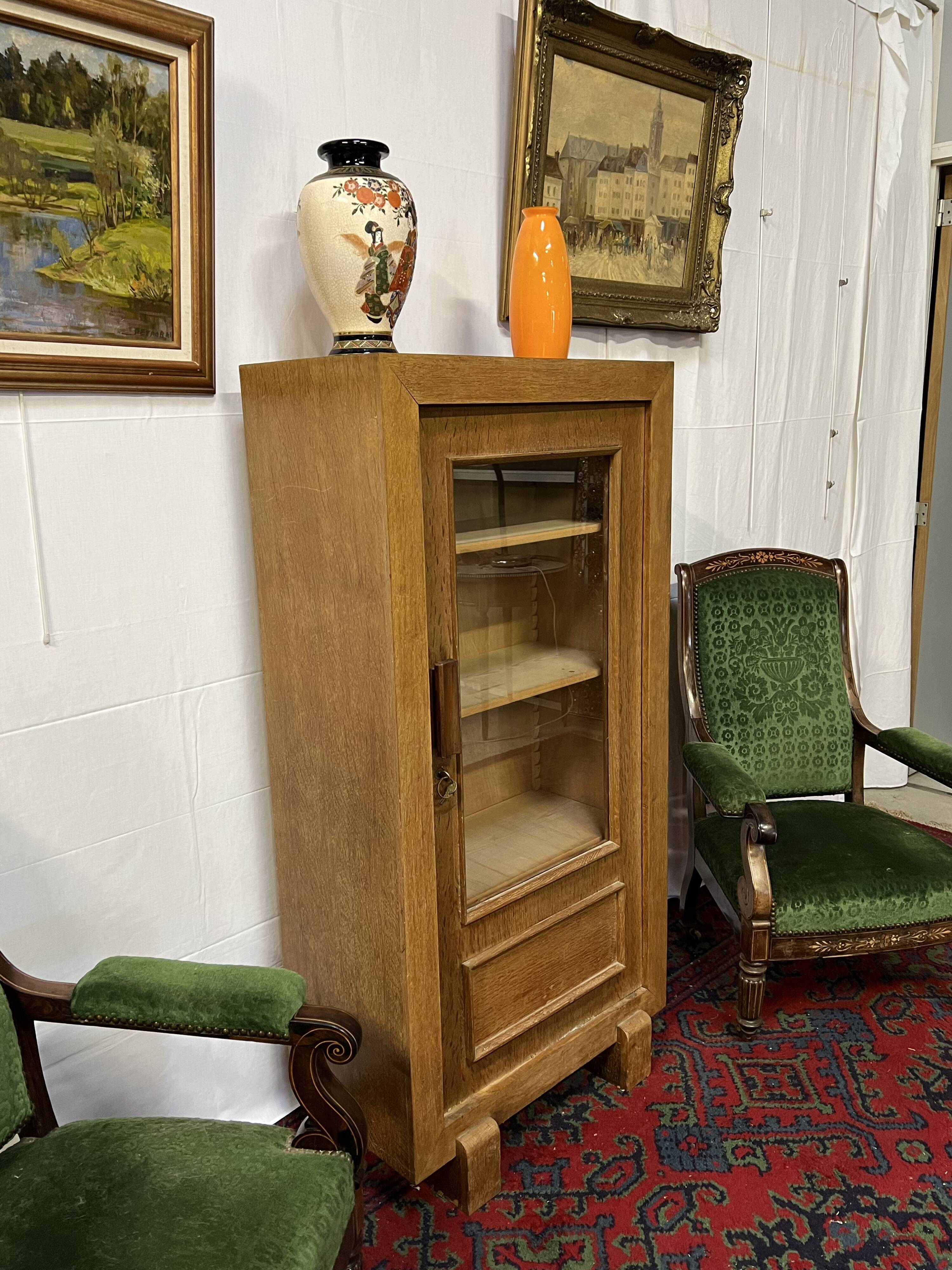 art deco showcase of small size, in oak veneer around 1930/40