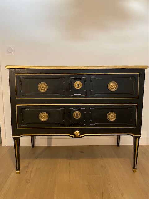 Painted chest of drawers