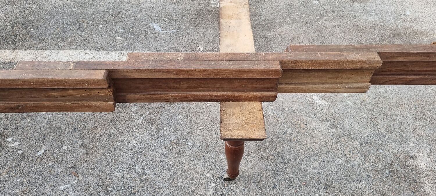 Oval table directorate early 19th