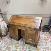 Bureau de pente en noyer d’époque directoire xviii eme siècle