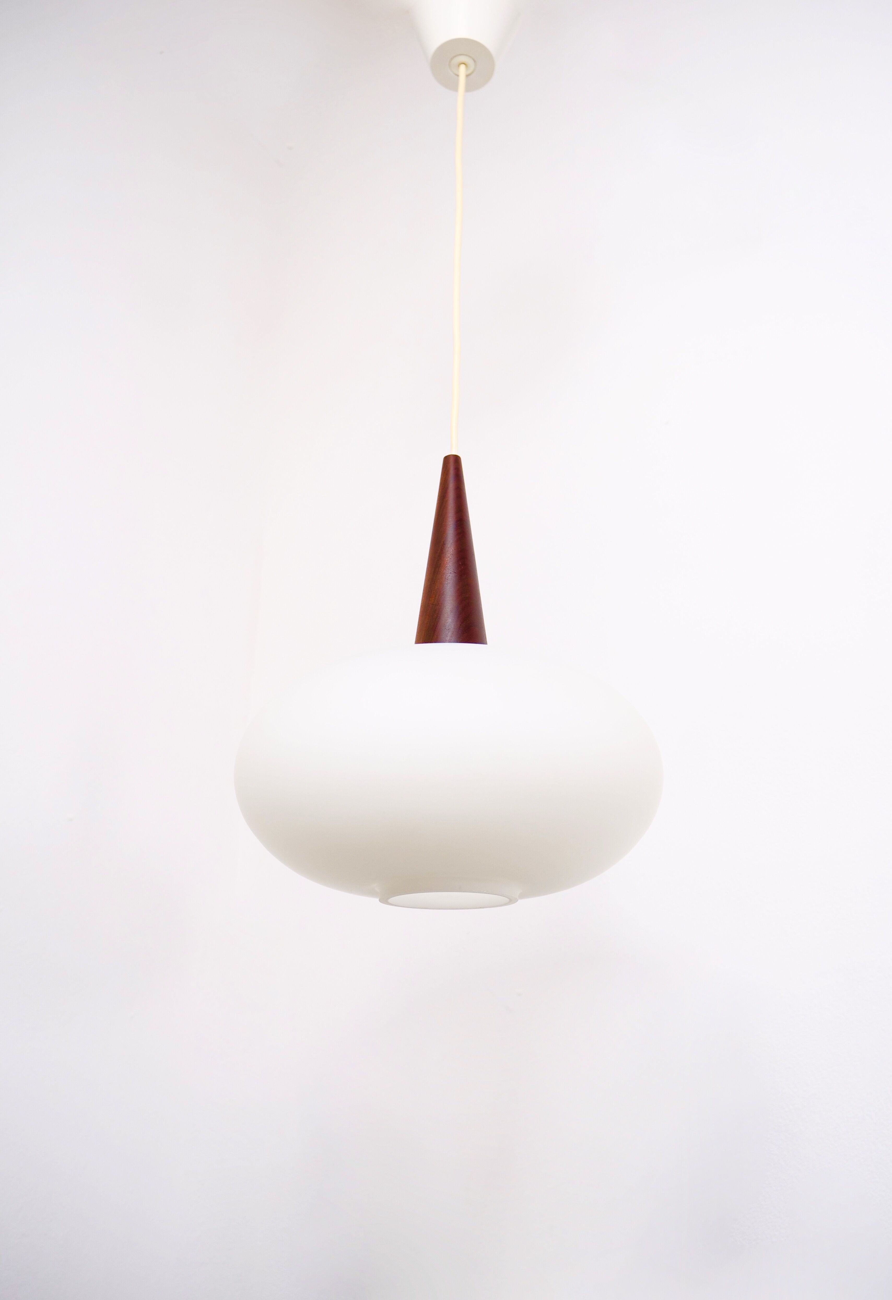 Opaline suspension Louis Kalff for Philips 1960