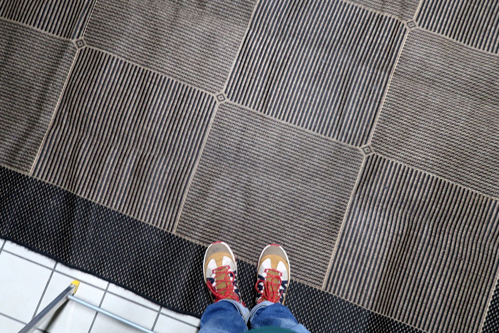 Vintage Belgian modern rug 200cm x 281cm 1980s - 1C1217