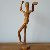 Articulated wooden mannequin