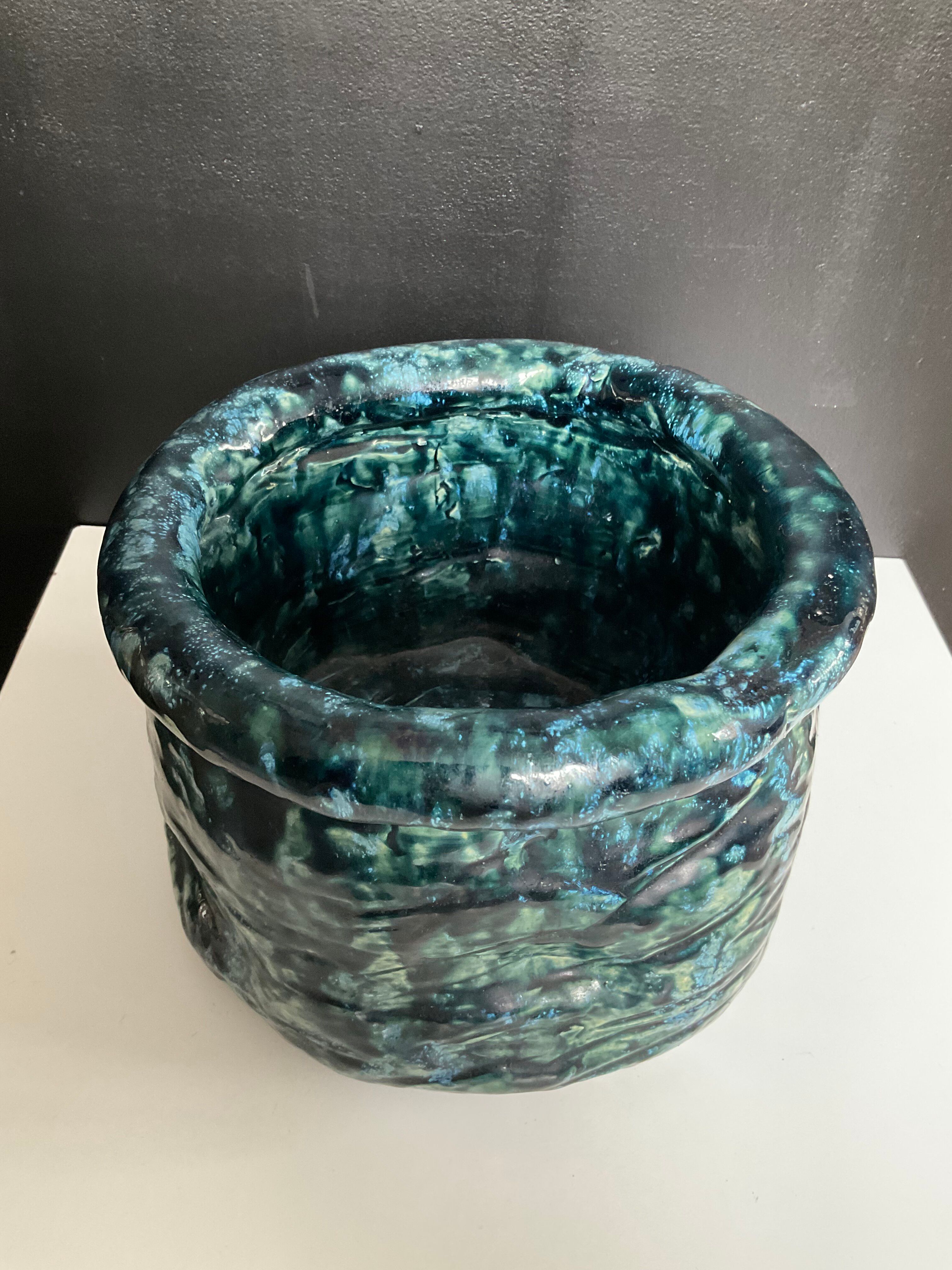 Vintage cache pot in glazed ceramic